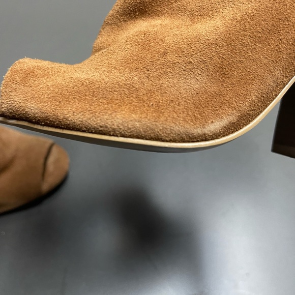 Size 8 Steve Madden Booties - cognac color - Picture 5 of 8